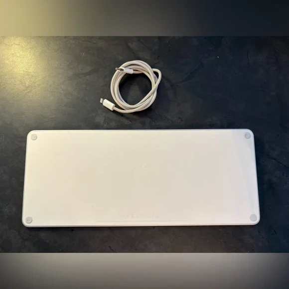 Magic Keyboard - Picture 2 of 2